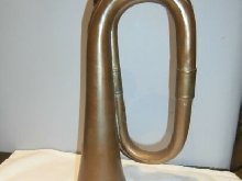 Ancienne trompette en cuivre 