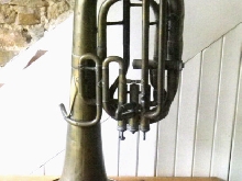 Instrument de musique. Tuba ancien cuivre