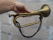 ANCIEN CLAIRON Trompette CUIVRE marque arme et cycle St Etienne Manufrance !