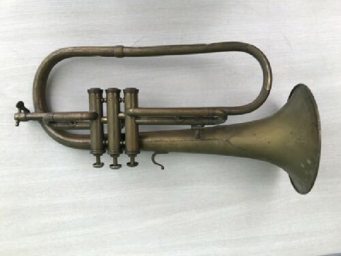 Trompette ancienne cuivre instrument musique piston vintage